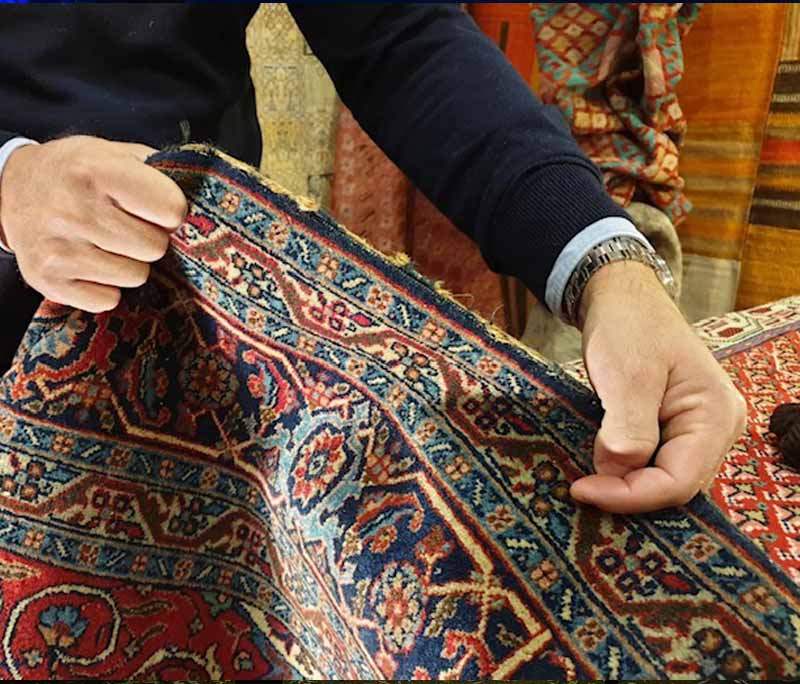 RESTAURETAPIS : Nettoyage réparation de tapis au Luxembourg : Plus de 50 ans d’expérience au service de la restauration de tapis et de tapisserie au Luxembourg. Réparation de lisières, franges. Relainage. Création de teinte, ravivement des couleurs, traitement des trames, dépoussiérage / dessablage  .de tapis …. au Luxembourg