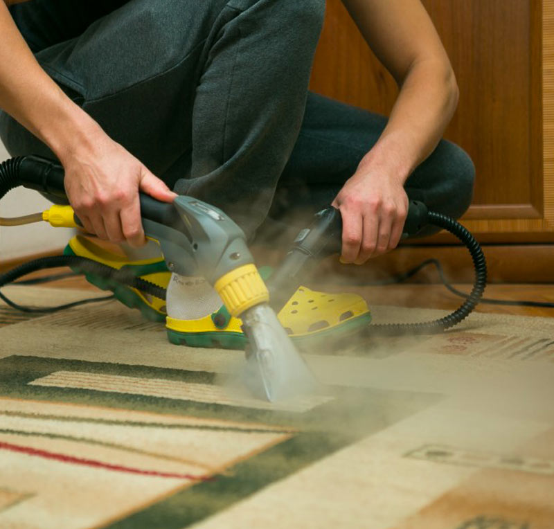 Dépoussiérage, dessablage et nettoyage de tapis et tapisserie au Luxembourg. - RESTAURETAPIS : Nettoyage et rénovation de tapis après les dégâts des animaux, mites … Livraison de tapis après restauration au Luxembourg